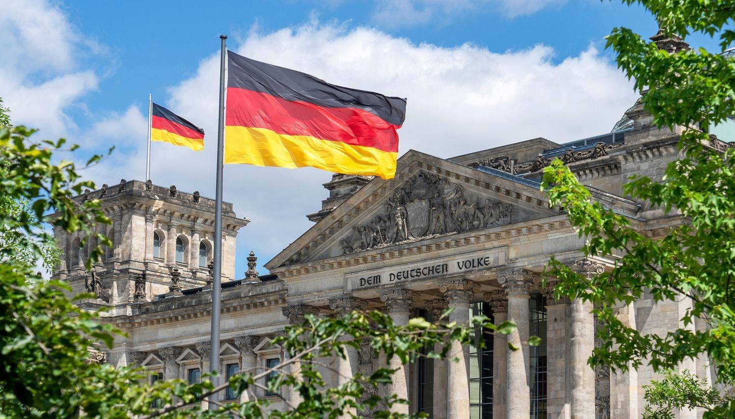 almanyada yeni sinir kontrol sistemi biyometrik donem basliyor RymvV2Qc