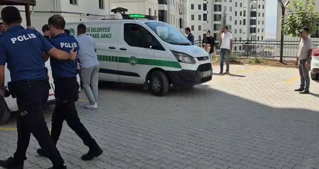 evde karisiyla yakaladigi jandarmayi oldurmustu baskomiserin esinin ifadesi ortaya cikti bW29LY5q