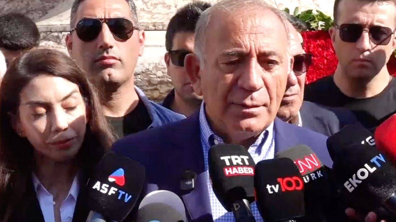 gursel tekin iki televizyon kanalina cikmadan baska bir yere cikmayacagim aziz ihsan aktasin arkadaslari kadar bize kiymet verin nmZvDbiu