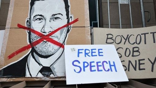 trump bu kez televizyon kanallarini tehdit etti lisanslari iptal edilmeli iDCcGW7D