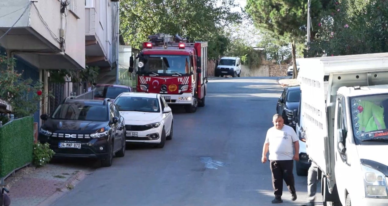 umraniyede patlama mahalleli sokaga dokuldu KmNWD2rL