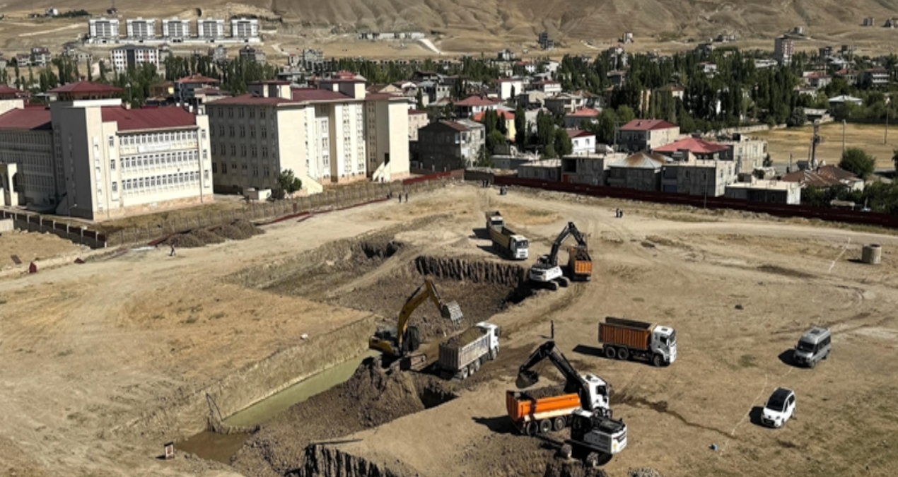 vani saglik ussu haline getirecek sehir hastanesinin yapim calismalari devam ediyor ApEpxLJM