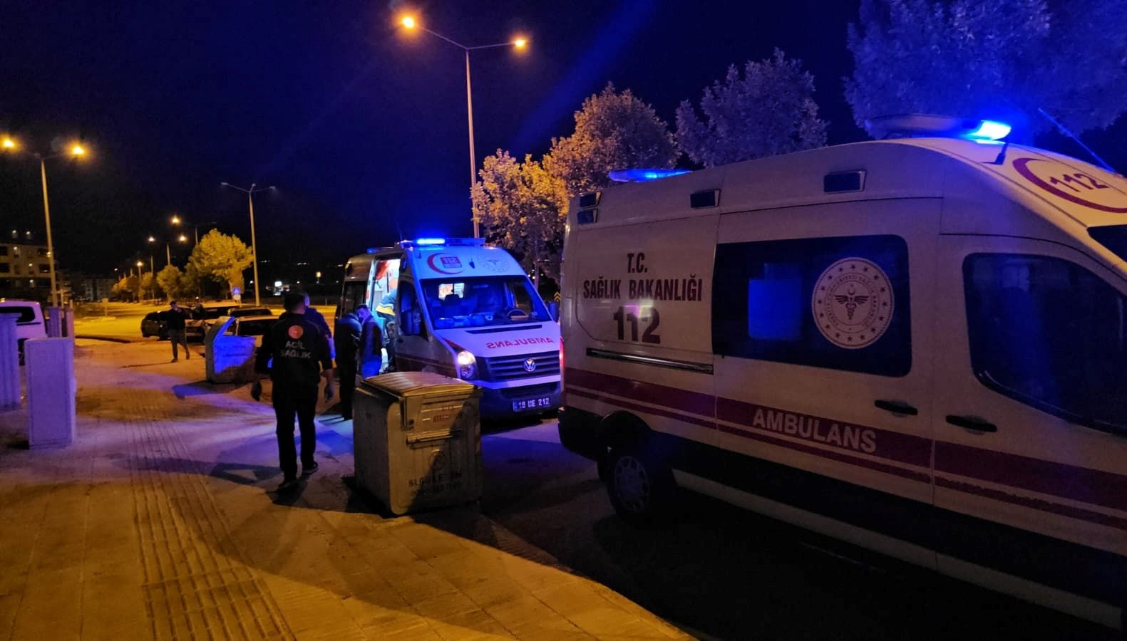 aksesuarcida bicakli kavga uc yarali MQKCRwFp.jpg