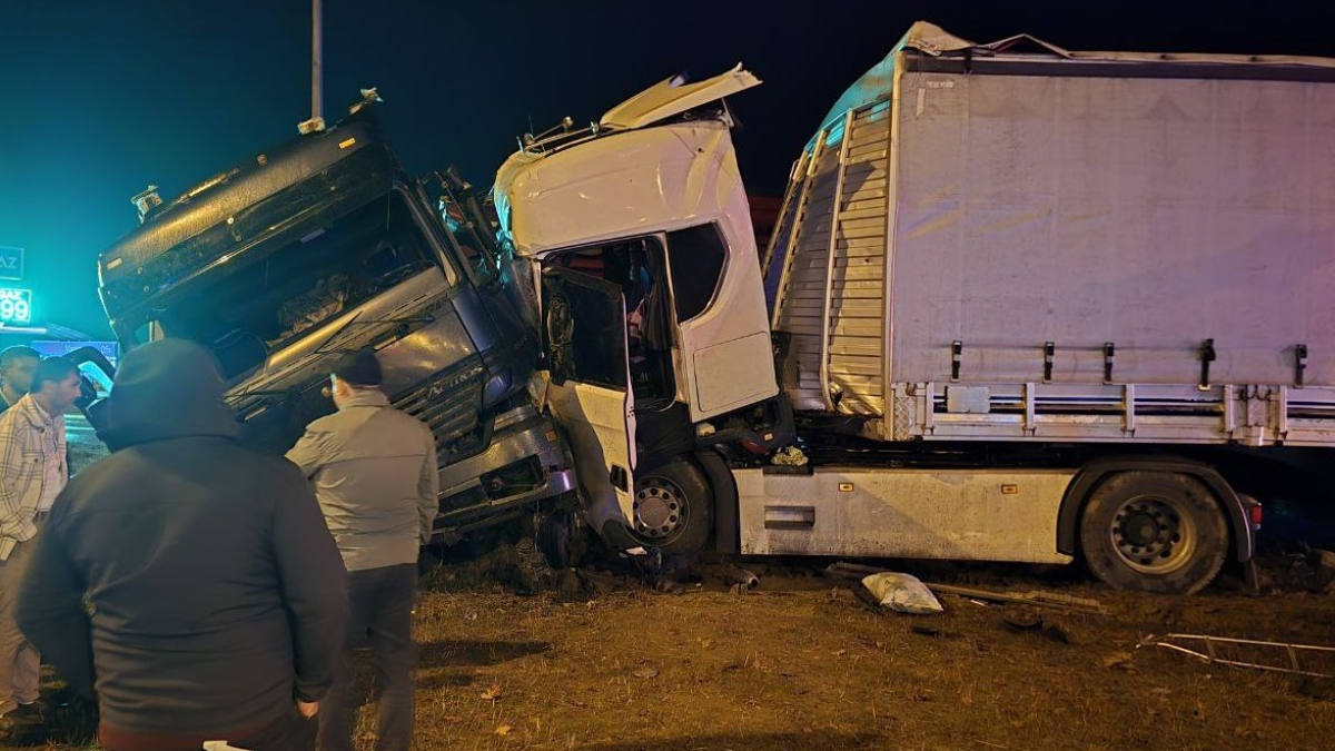 amasyada 2 tir kafa kafaya carpisti 3 yarali 9xVJ7iUm.jpg