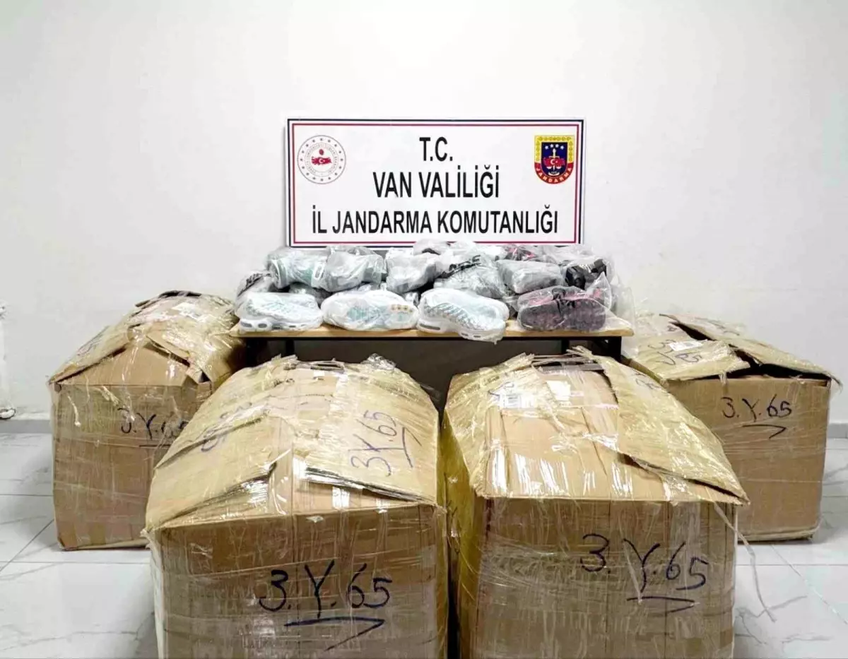 baskalede gumruk kacagi esya ele gecirildi rY5r9wrj.jpg