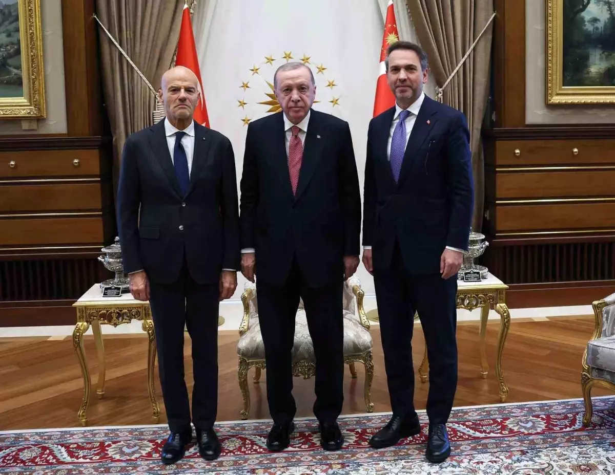 cumhurbaskani erdogan italya milli hidrokarbon ajansi baskani descalziyi kabul etti T2NRGIc6.jpg