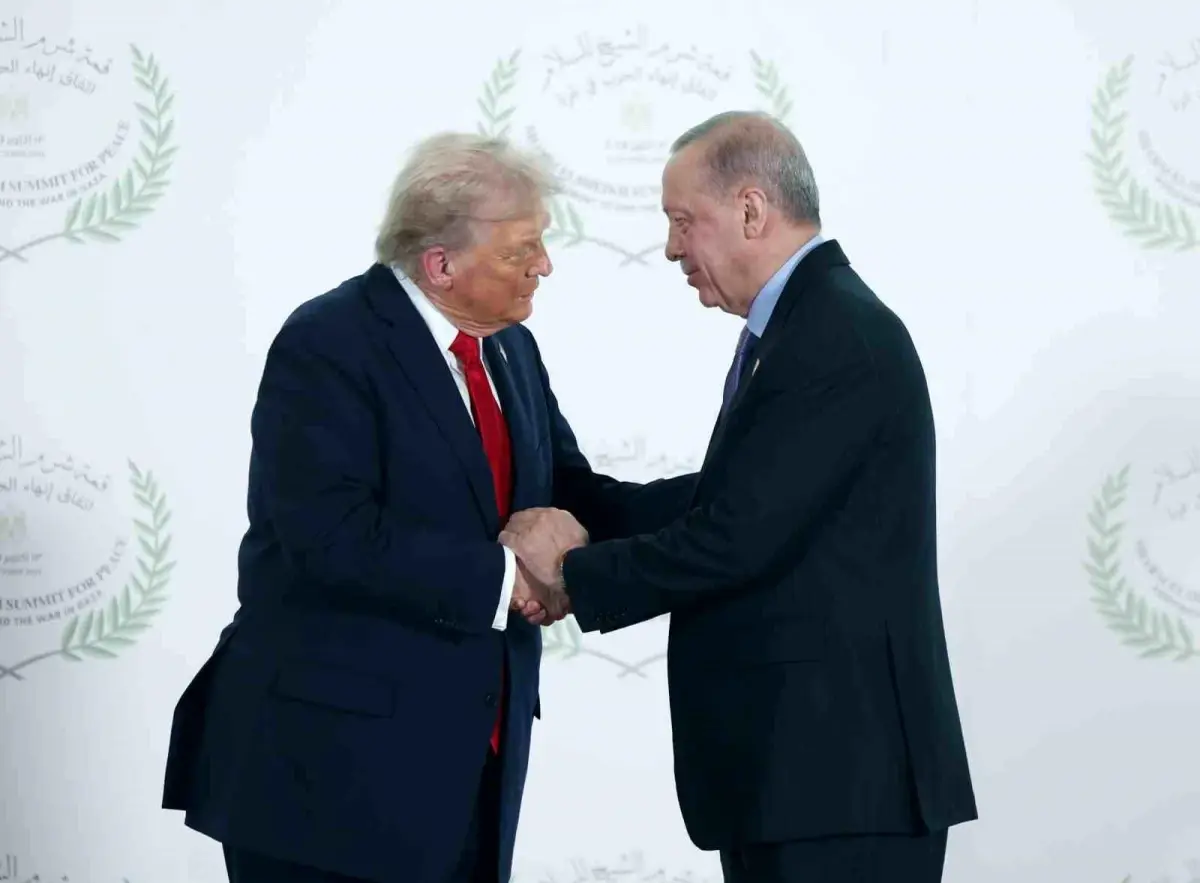 trump gazze baris zirvesinde liderlerle bir araya geldi X98B2Ka1.jpg