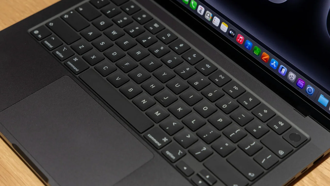 Yeni MacBook Pro Ekranında Korkunç Hata