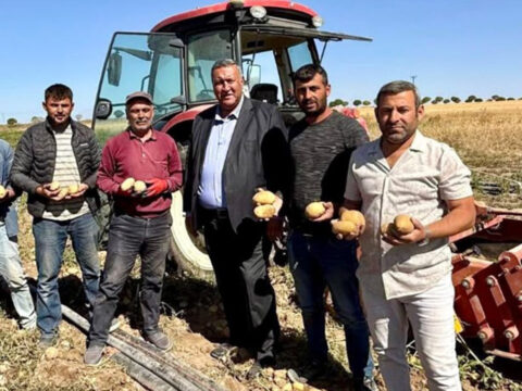 Ciftcinin borcu 14 trilyon lirayi asti sut inekleri de satista hptcGTj7