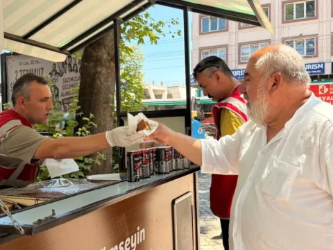 Izmit belediyesinden serinleten ikrami bAzUg7hd
