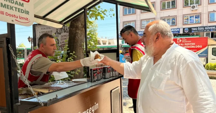 Izmit belediyesinden serinleten ikrami bAzUg7hd